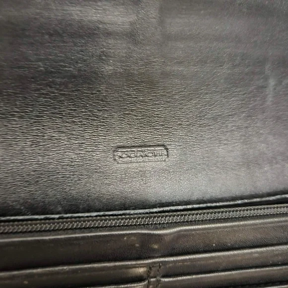 Coach Vintage 90s Iconic Old Money Turn Lock Timeless Soft Black Leather Wallet - Picture 5 of 7